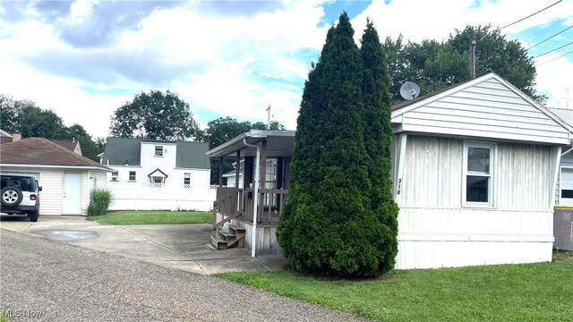 310 Jackson St, Minerva, OH 44657 - view of side of property
