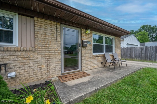 1291 Woodhurst Dr, Austintown, OH 44515 - entrance to property with brick siding