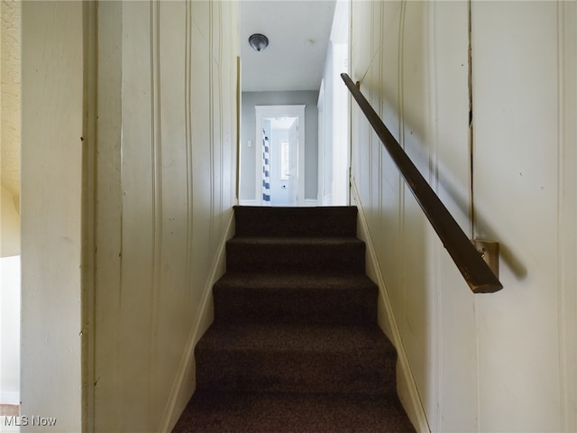 237 E Thornton St, Akron, OH 44311 - stairway with carpet flooring