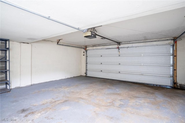 6480 State Rd Unit F7, Parma, OH 44134 - garage with a garage door opener