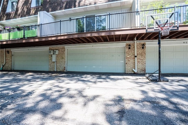 6480 State Rd Unit F7, Parma, OH 44134 - view of garage