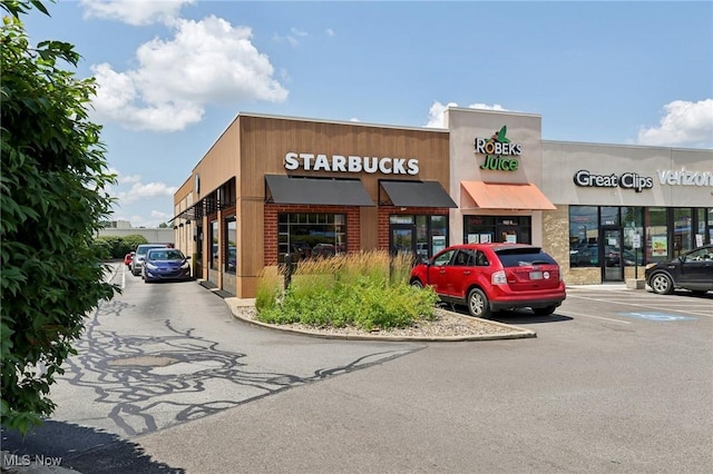 1101 Partridge Dr, Wadsworth, OH 44281 - view of commercial property with uncovered parking