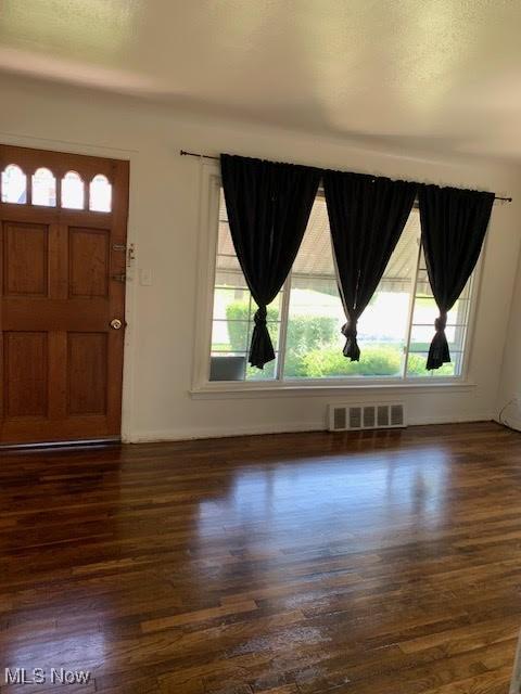 30209 Robert St, Wickliffe, OH 44092 - photo 2