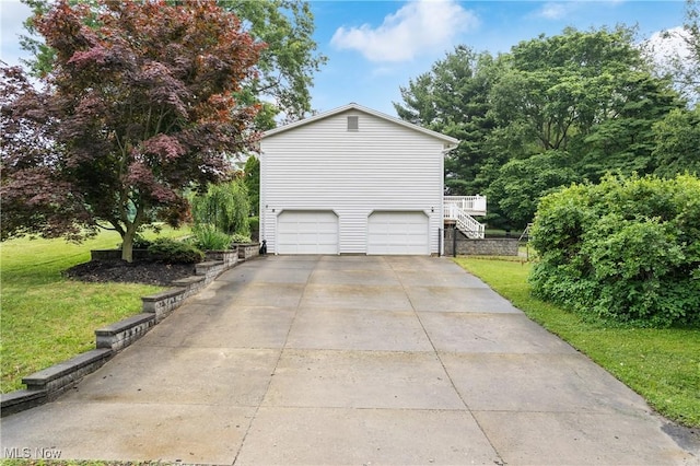 254 Eastern Rd, Doylestown, OH 44230 - garage with concrete driveway