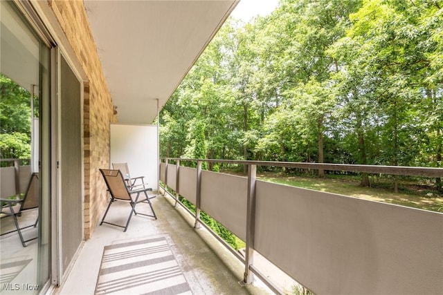 2112 Acacia Park Dr Unit 220, Lyndhurst, OH 44124 - view of balcony