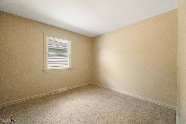 1586 Norledge Rd, Akron, OH 44305 - carpeted empty room featuring baseboards