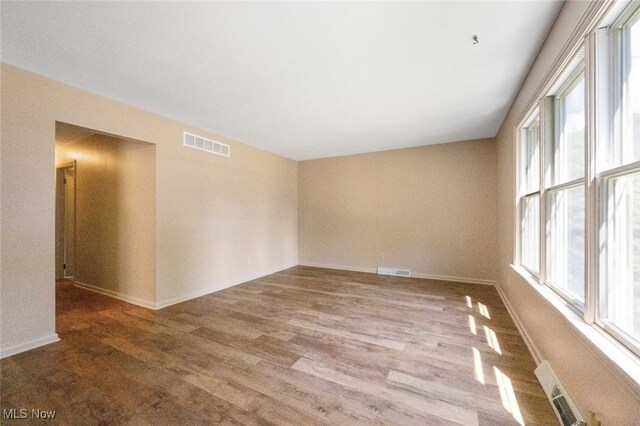 1586 Norledge Rd, Akron, OH 44305 - spare room with wood finished floors and baseboards