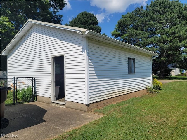 500 Elm St, Belpre, OH 45714 - view of side of home with a patio