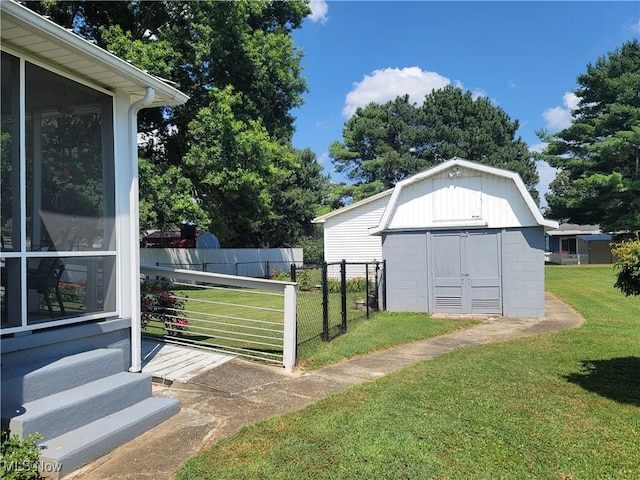 500 Elm St, Belpre, OH 45714 - view of yard featuring a shed
