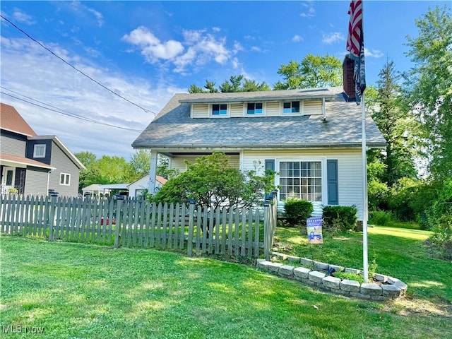 825 Summit St, Salem, OH 44460 - view of front facade featuring a chimney