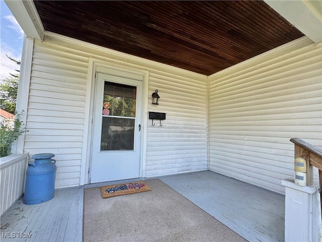 825 Summit St, Salem, OH 44460 - entrance to property