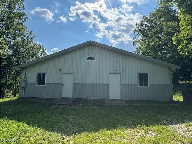 67 Neil Ann Dr, Parkersburg, WV 26101 - back of property with a yard