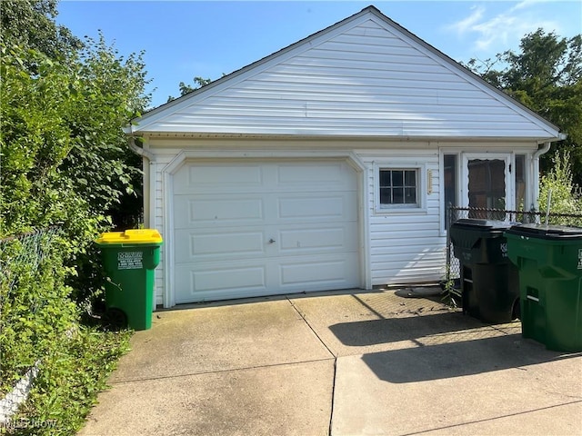 30326 Royalview Dr, Willowick, OH 44095 - photo 25
