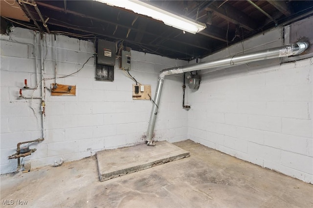 2602 Fletcher Ave NE, Canton, OH 44705 - unfinished below grade area with gas meter