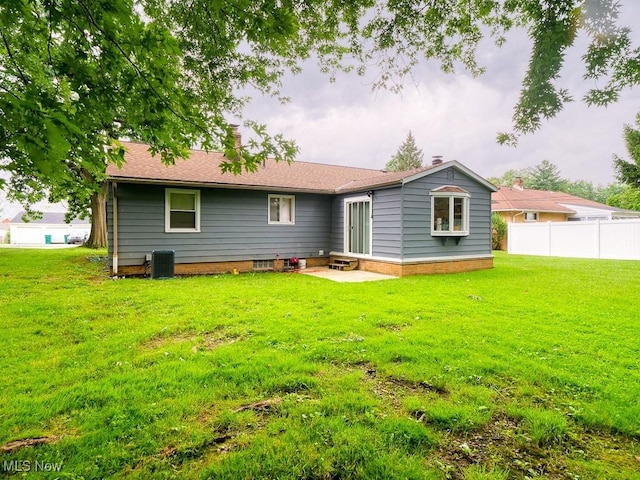 5265 Bellview St, Maple Heights, OH 44137 - rear view of house featuring a patio area