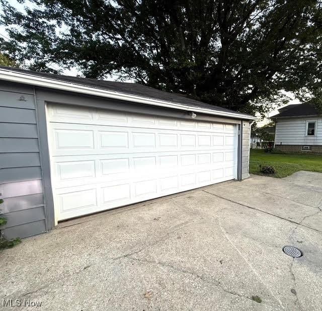 21430 Lakeshore Blvd, Euclid, OH 44123 - view of detached garage