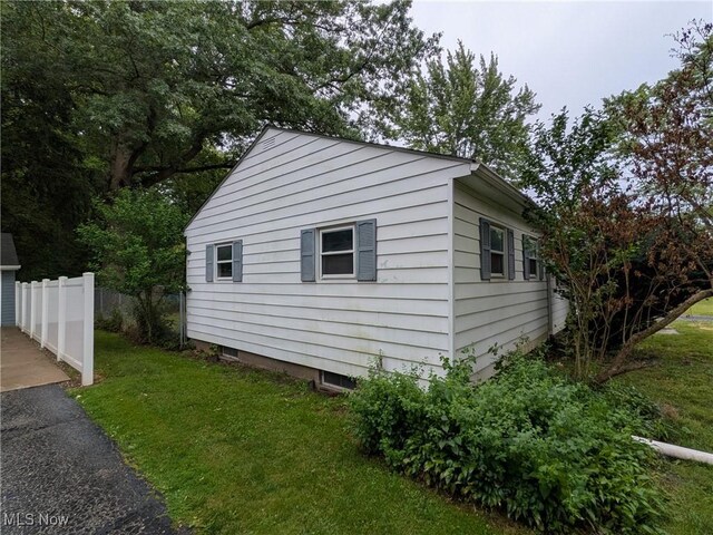 7567 Inland Dr, Olmsted Falls, OH 44138 - view of home's exterior