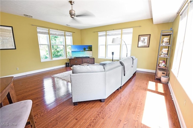 5500 Courtland Ct, Cleveland, OH 44102 - living area featuring light wood-type flooring and a ceiling fan