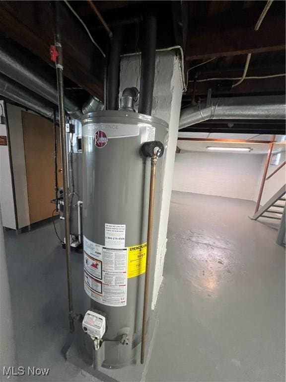 3731 Washington Park Blvd, Newburgh Heights, OH 44105 - utility room featuring water heater