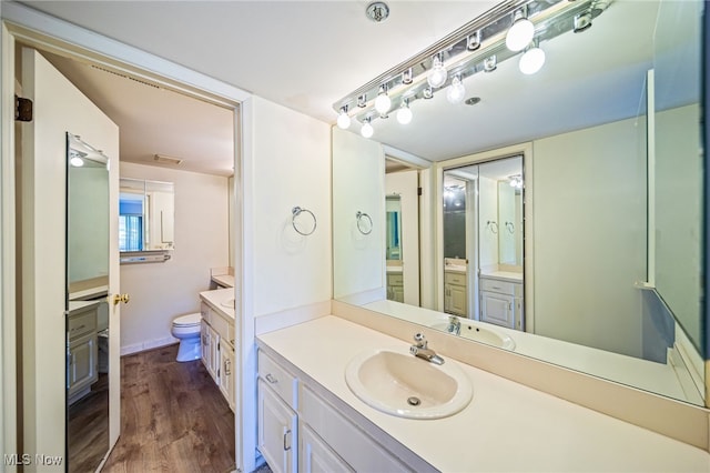 140 Fox Hollow Dr Unit 206C, Mayfield Heights, OH 44124 - full bath featuring vanity and wood finished floors