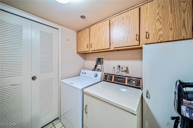 140 Fox Hollow Dr Unit 206C, Mayfield Heights, OH 44124 - washroom featuring cabinet space and washer and clothes dryer