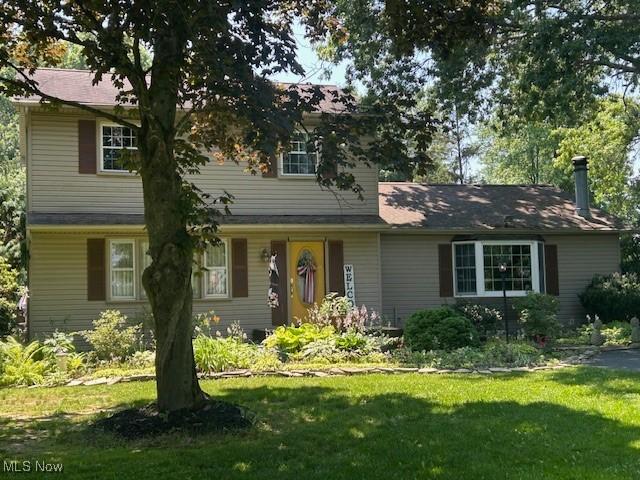 30447 Sr 62, Salem, OH 44460 - view of front of house with a front lawn