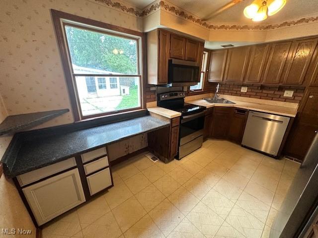 297 Chestnut St, Painesville, OH 44077 - photo 16
