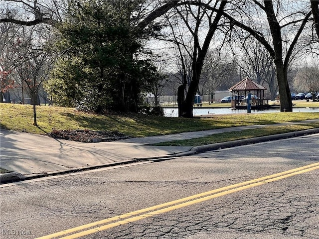 Maple St W, North Canton, OH 44720