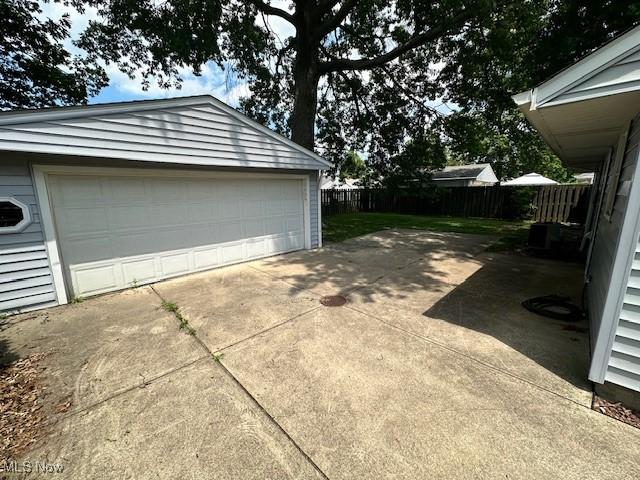 30115 Regent Rd, Wickliffe, OH 44092 - view of garage