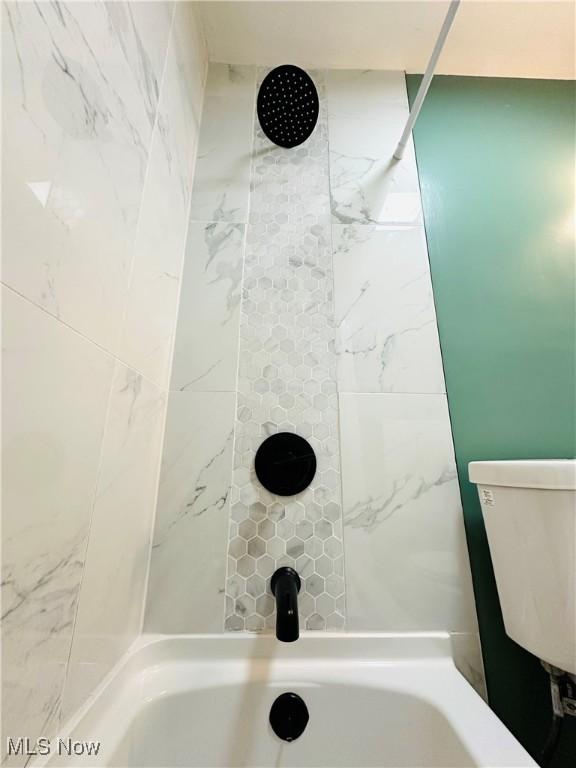 4235 Patricia Ave, Austintown, OH 44511 - view of full bath