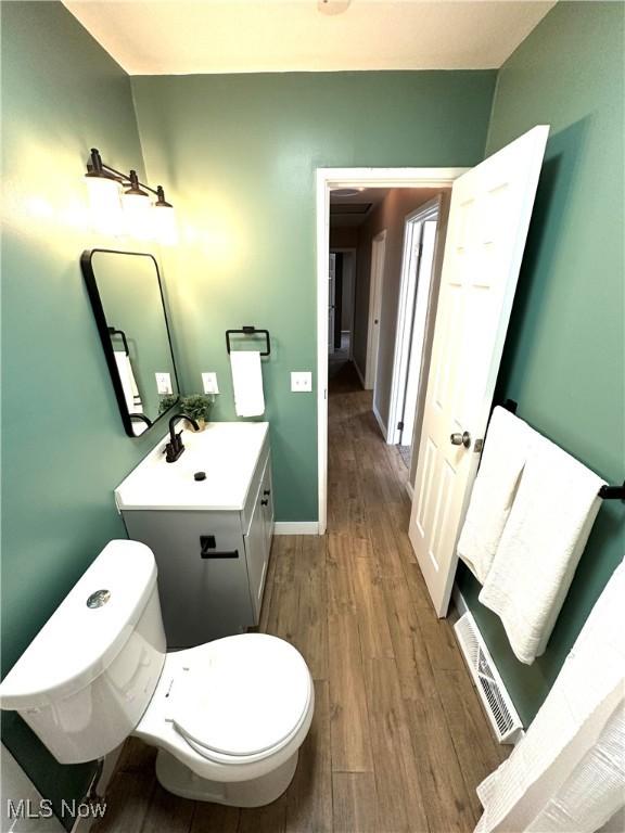 4235 Patricia Ave, Austintown, OH 44511 - bathroom featuring wood finished floors and vanity