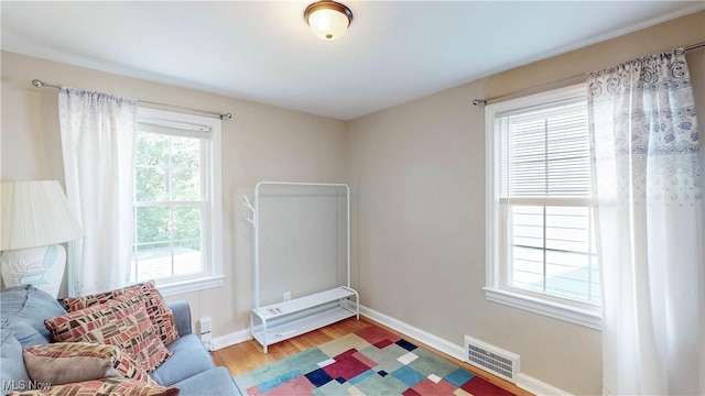 3622 Northcliffe Rd, University Heights, OH 44118 - living area featuring light wood-style flooring and baseboards