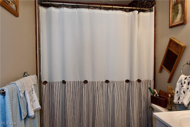 1511 Lake Front Dr, Salem, OH 44460 - full bath featuring vanity and a shower with curtain