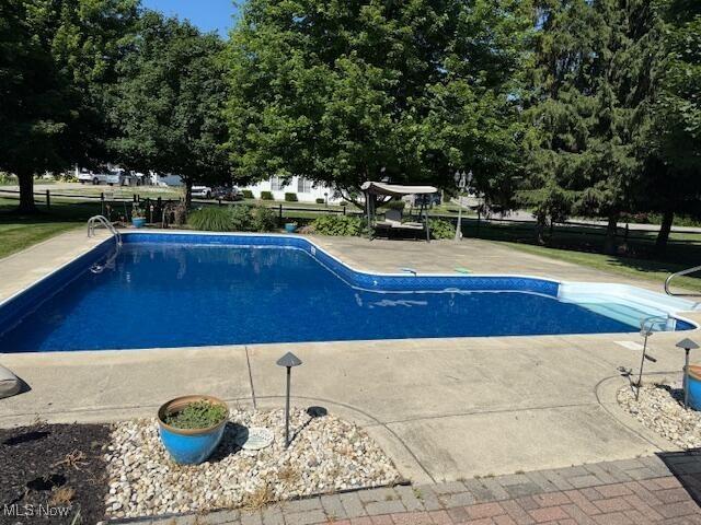 7813 Empire Ct, Holland, OH 43528 - photo 3