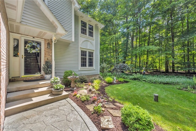 949 S Medina Line Rd, Wadsworth, OH 44281 - entrance to property with a lawn