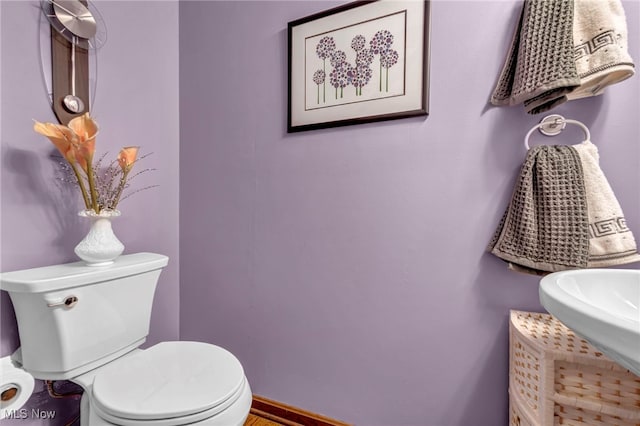 949 S Medina Line Rd, Wadsworth, OH 44281 - bathroom with toilet