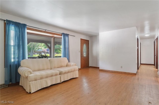 662 Beech Ave, Youngstown, OH 44512 - living area with light wood-type flooring
