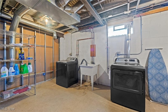 1500 Furnace St, Mineral Ridge, OH 44440 - basement featuring washing machine and dryer