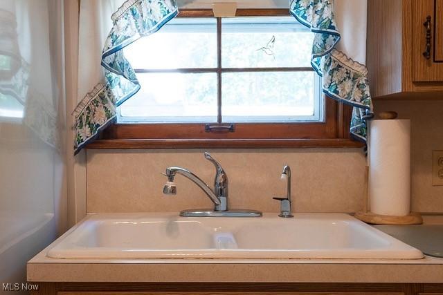 427 E 275th St, Euclid, OH 44132 - detailed view of a sink