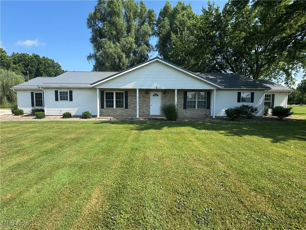 4107 Lake Rockwell Rd, Ravenna, OH 44266 - photo 1