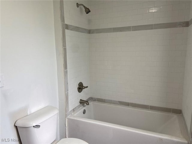 1122 W 17th St, Lorain, OH 44052 - full bath with toilet and shower / bath combination