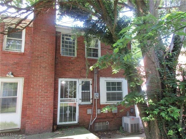 18019 Chagrin Blvd, Shaker Heights, OH 44122 - rear view of house with brick siding