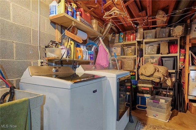 13 S River Rd, Munroe Falls, OH 44262 - washroom with washing machine and dryer and concrete block wall