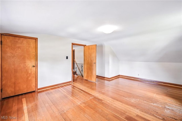 1683 Ridgewood Dr, Salem, OH 44460 - bonus room with vaulted ceiling and light wood finished floors