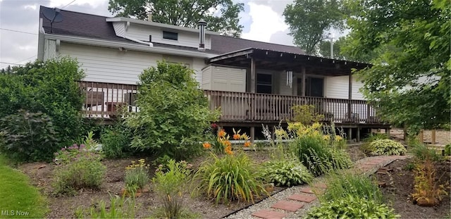 1683 Ridgewood Dr, Salem, OH 44460 - back of property featuring a deck