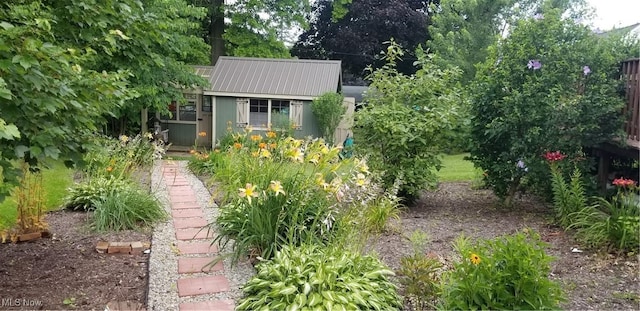 1683 Ridgewood Dr, Salem, OH 44460 - view of yard