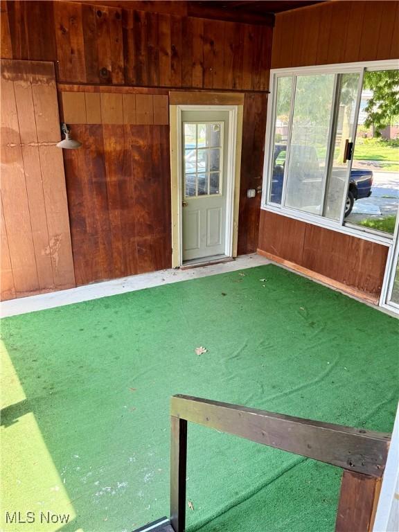 410 Maplewood Dr, Willowick, OH 44095 - photo 2