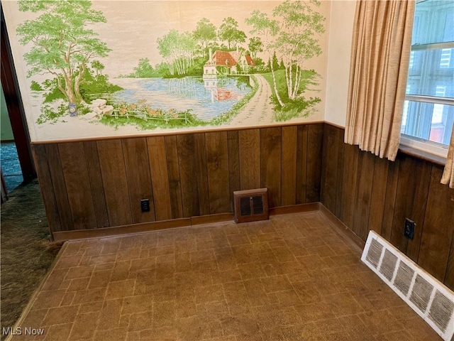 410 Maplewood Dr, Willowick, OH 44095 - photo 4