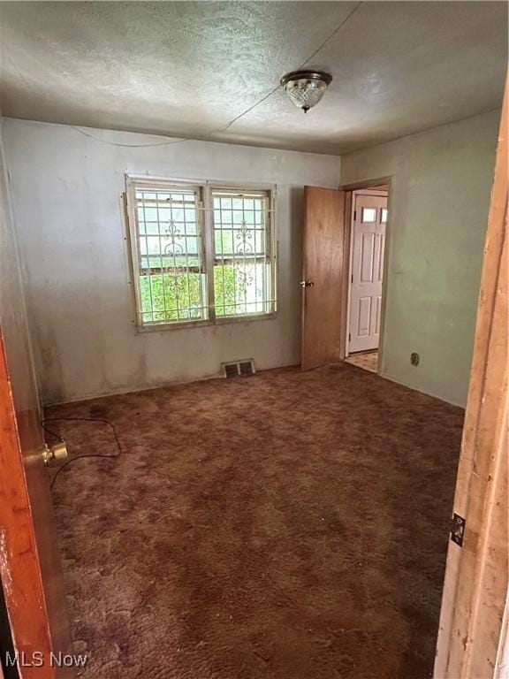 9822 Way Ave, Cleveland, OH 44105 - spare room with carpet flooring