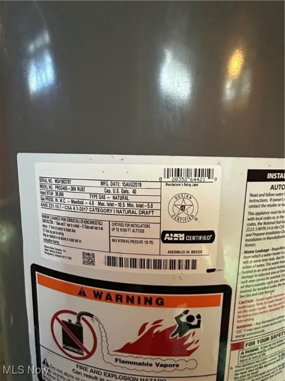 9822 Way Ave, Cleveland, OH 44105 - detailed view of water heater